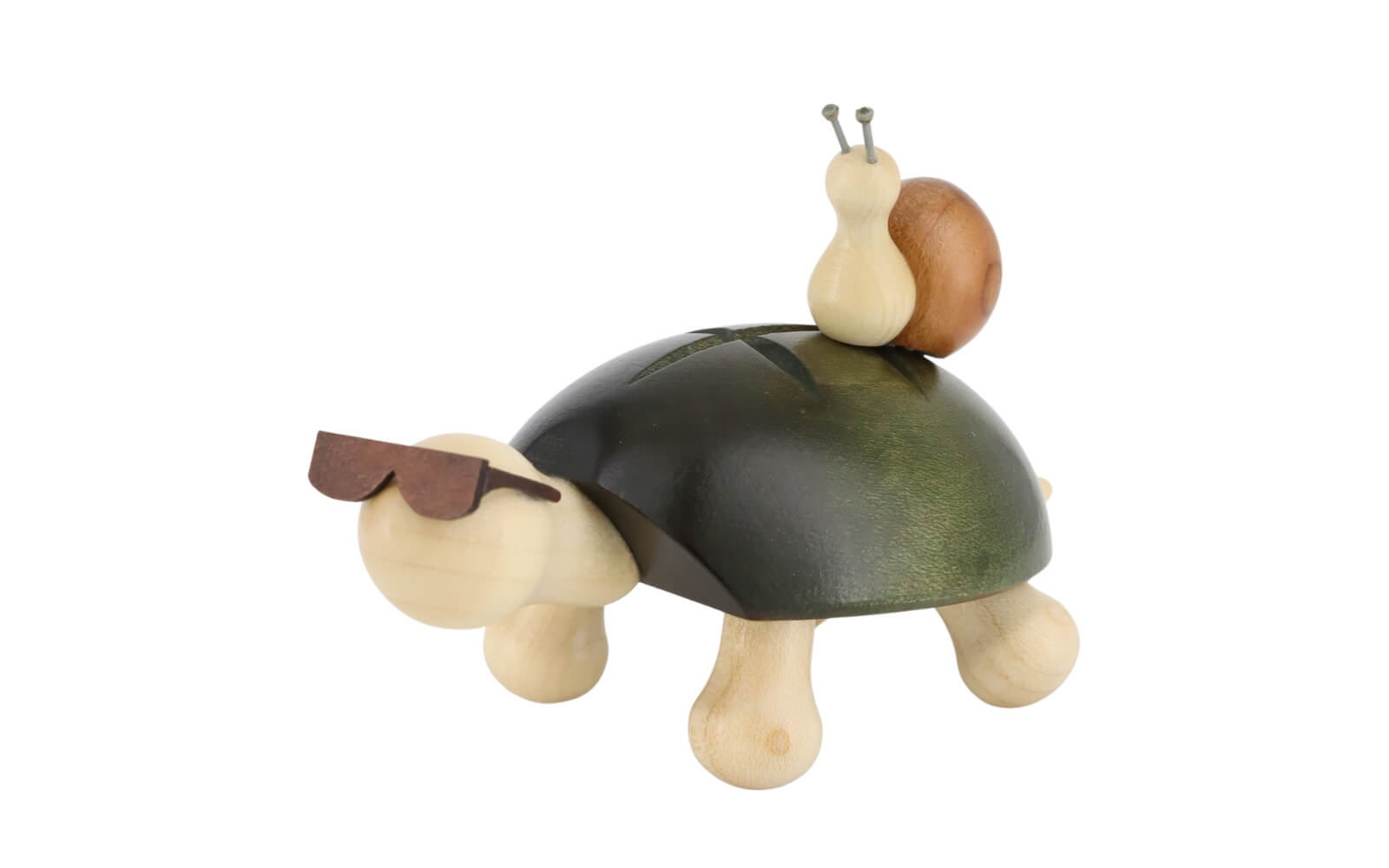 Miniature turtle Fred with a snail from SEIFFEN.COM_2