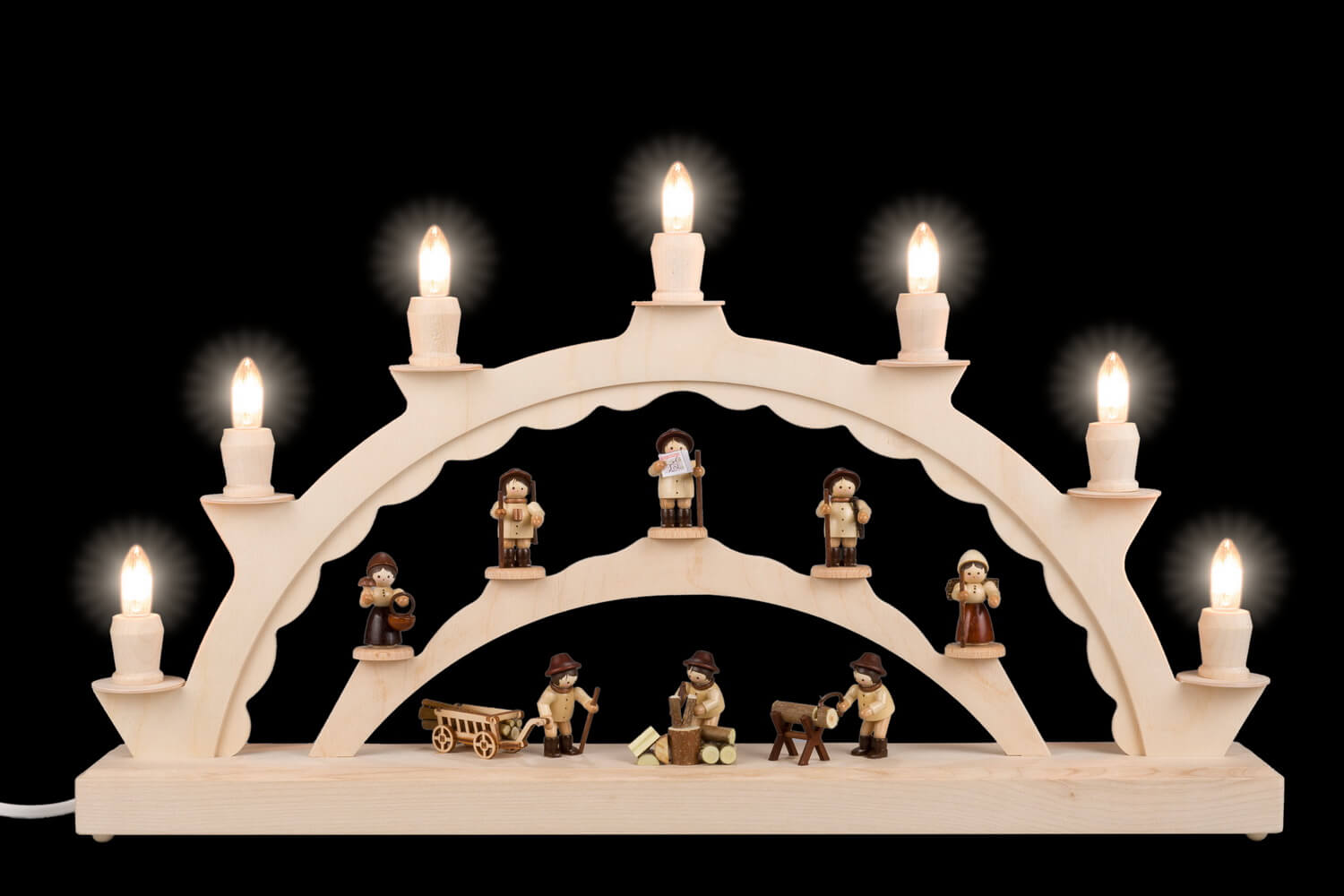 LED candle arch forest people, electrically illuminated by SEIFFEN.COM_2