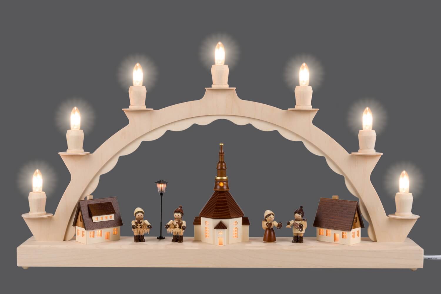 Candle arch Seiffen village with Striezel children by SEIFFEN.COM_3
