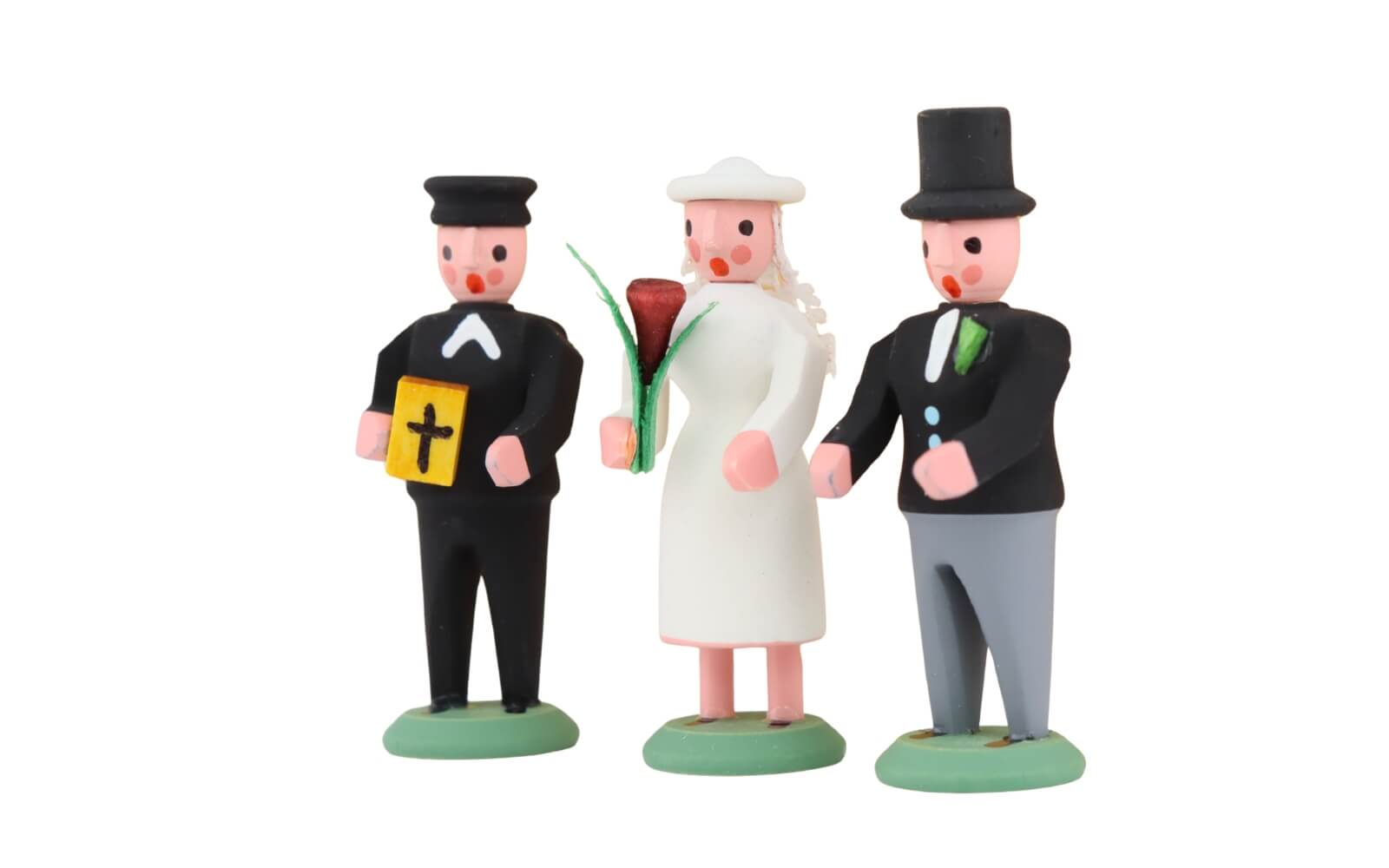 Miniature bride and groom with a priest, coloured, 4 cm / 1,6 inches, from SEIFFEN.COM