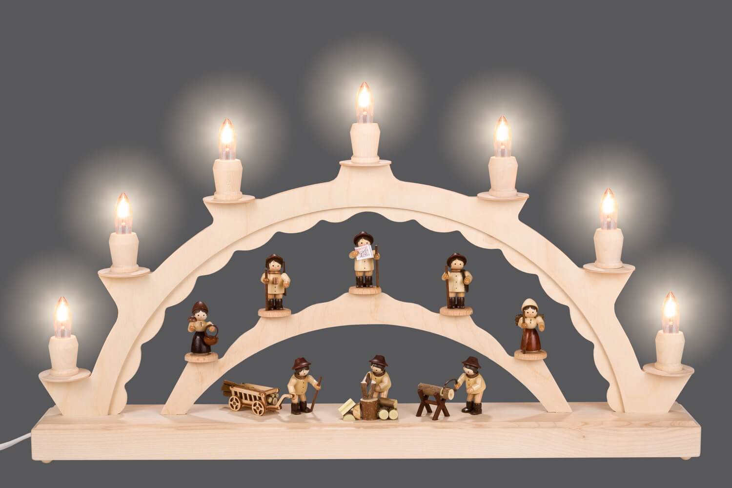 LED candle arch forest people, electrically illuminated by SEIFFEN.COM_3