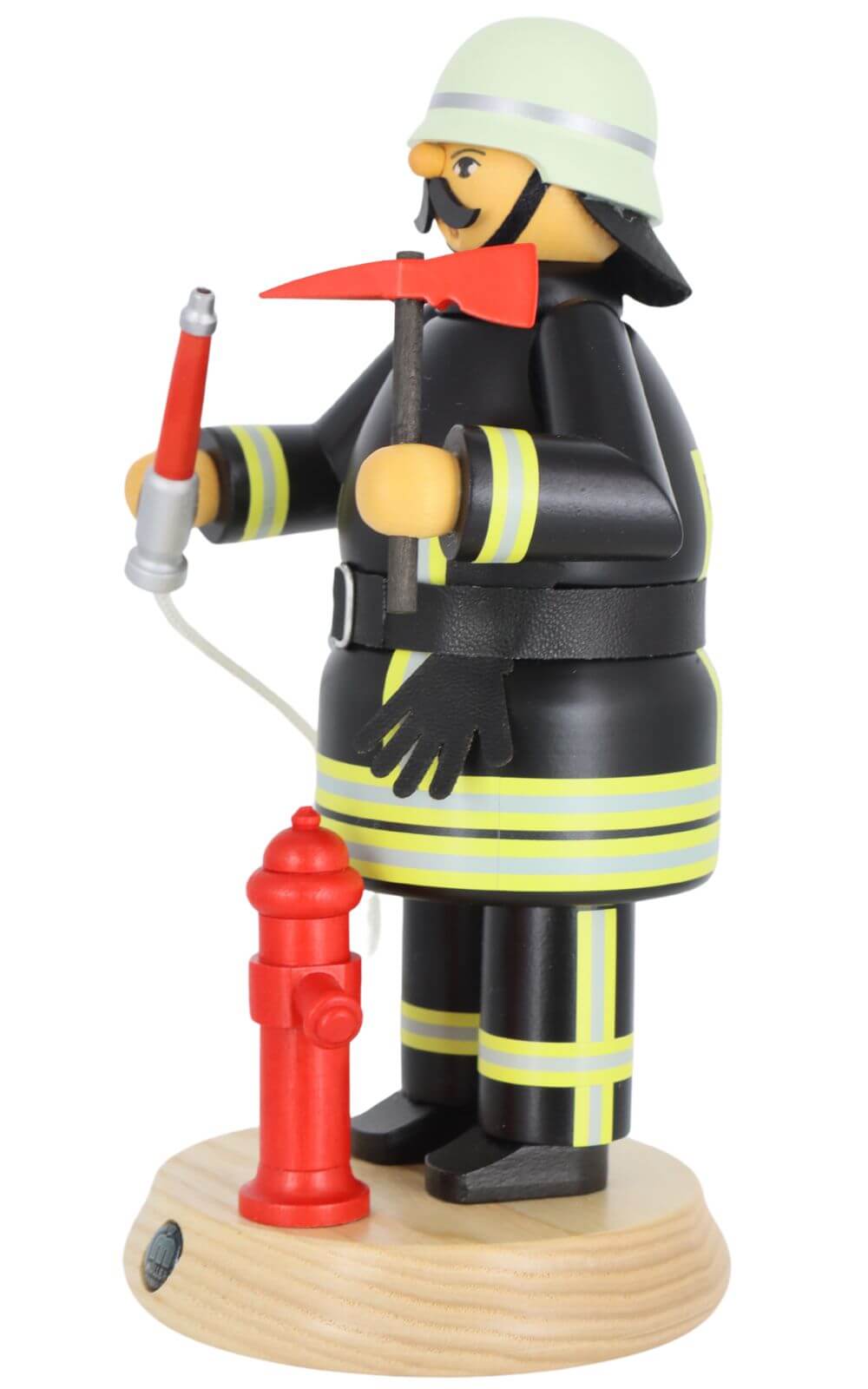 Smoking man fireman by Müller Kleinkunst_2