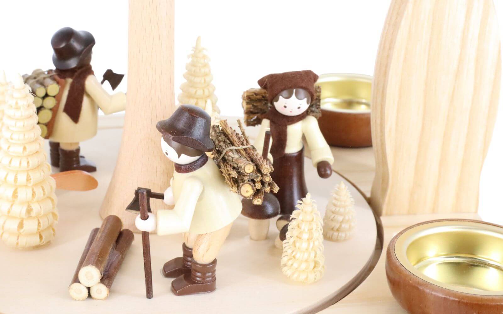 Christmas pyramid with forest people, 2-storey by HODREWA Legler_3
