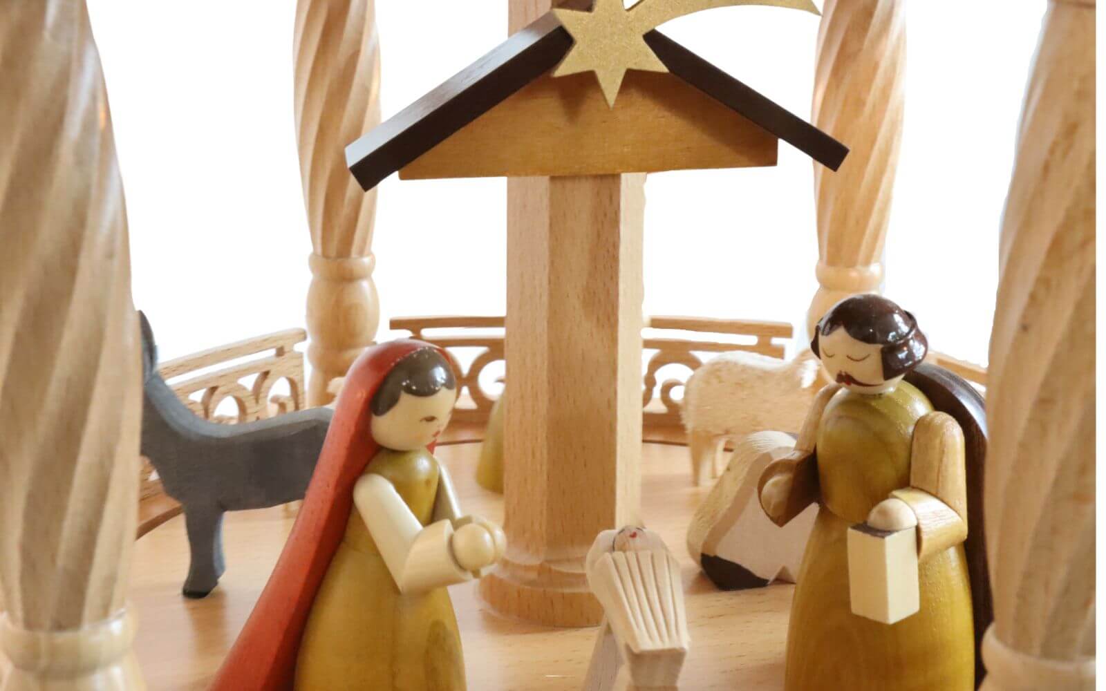 Christmas pyramid with Holy Story, 5 - storey, electric by Richard Glässer_pic4