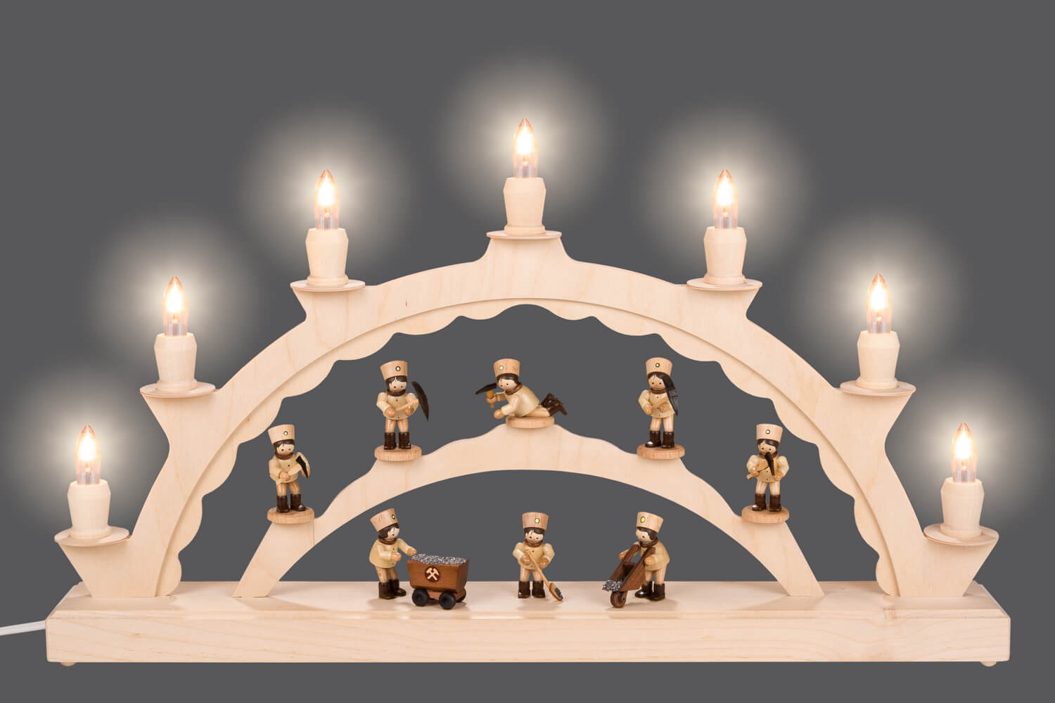 Candle arch with Thiel miners, electrically illuminated by SEIFFEN.COM_3