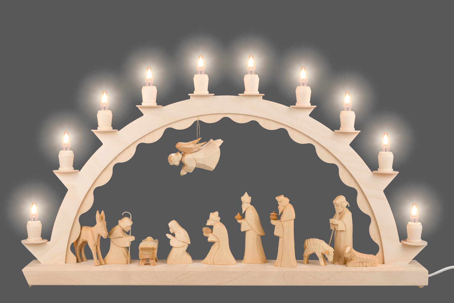 Candle arch with carved Holy Family by SEIFFEN.COM_3