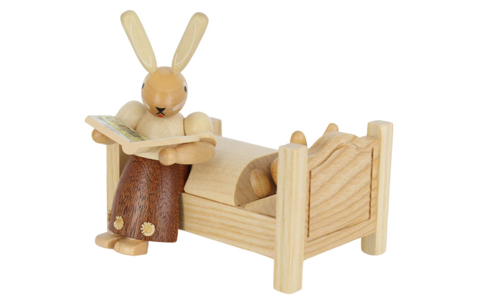 Easter bunny mother tells bedtime stories nature by Müller Kleinkunst_4