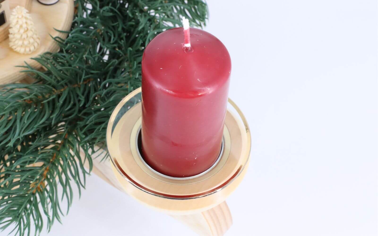 Advent candlestick with Seiffen church and fir wreath, nature by Albin Preißler_pic3