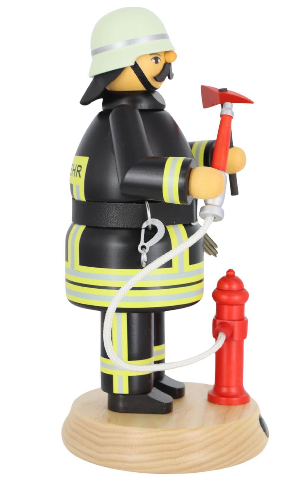 Smoking man fireman by Müller Kleinkunst_3